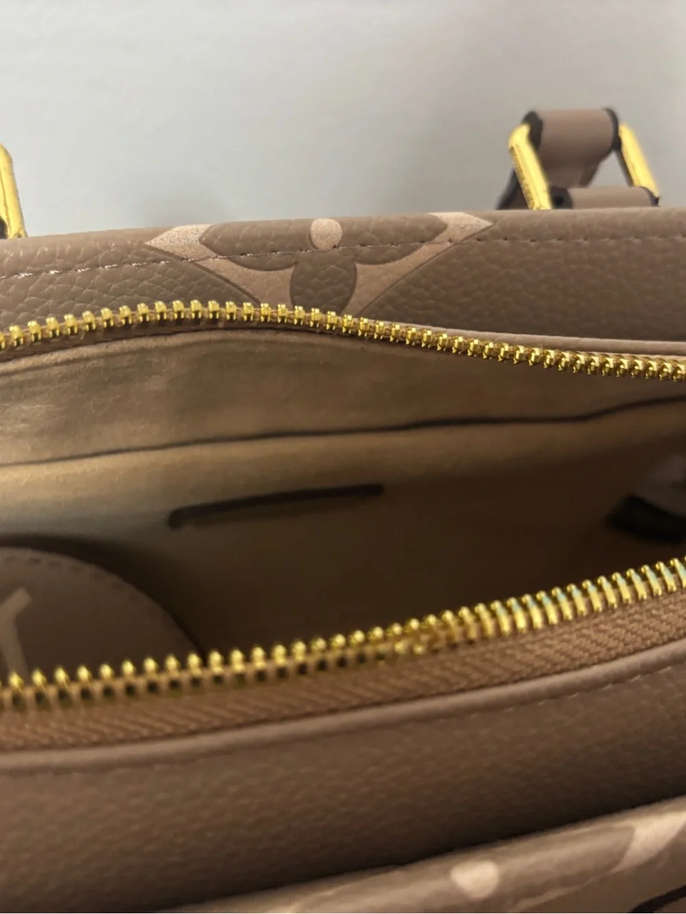 Brown/cream/tan handbag